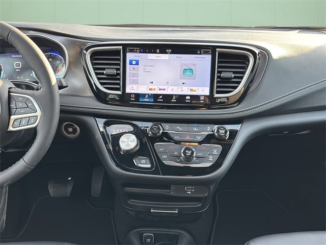 New 2026 Chrysler Pacifica Select image 22