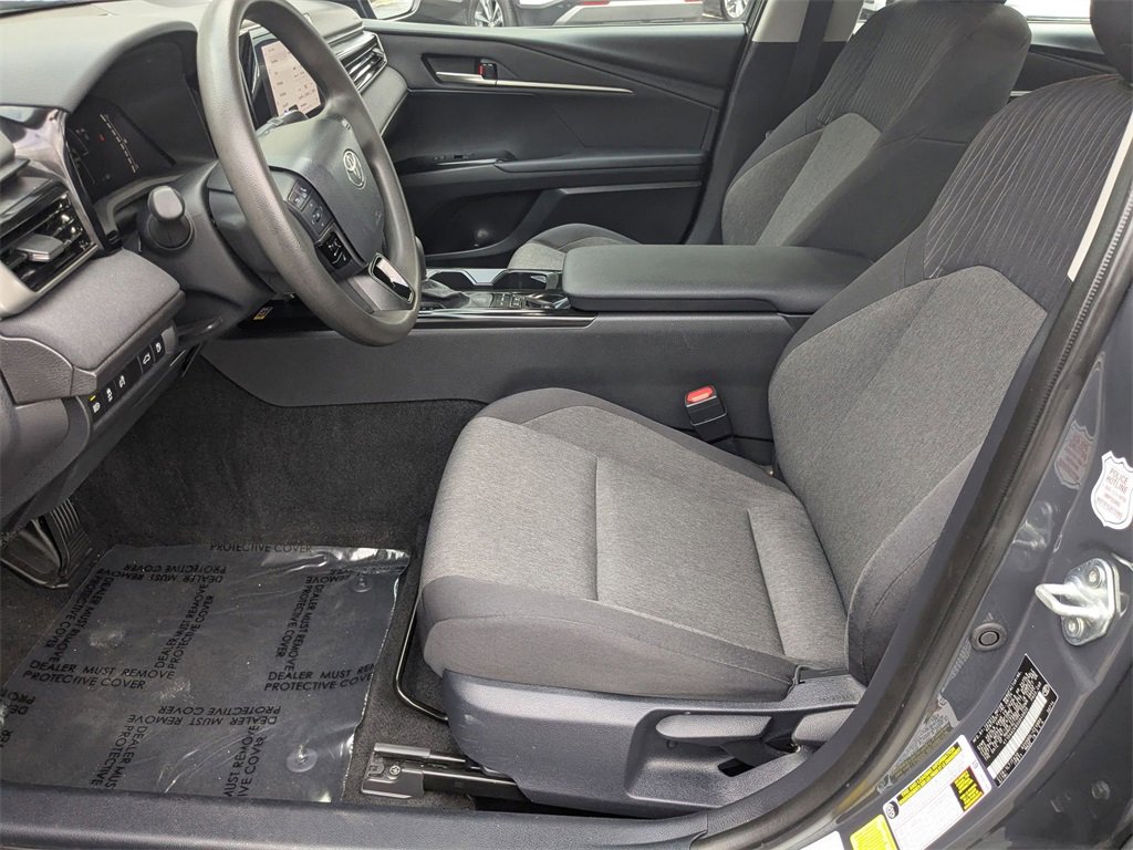 Used 2025 Toyota Camry LE image 20