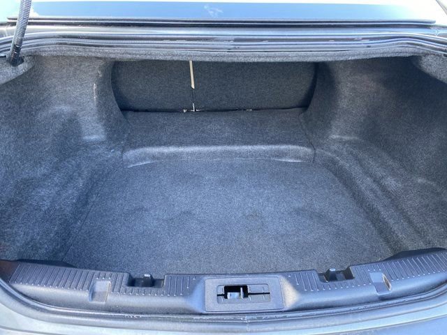 Used 2018 Ford Taurus Limited image 10