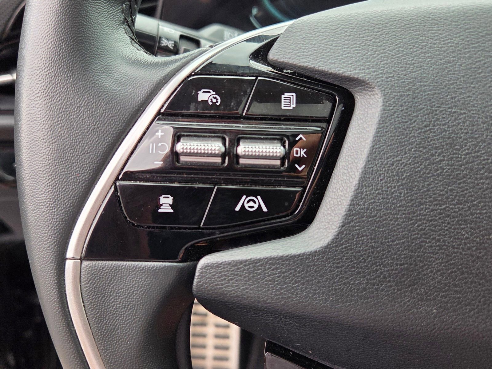 Used 2023 Kia Niro EX Touring image 26