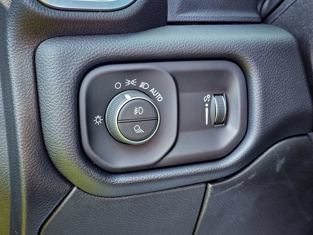 New 2027 RAM 3500 Big Horn AWD/4WD image 15