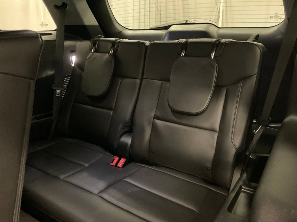 Used 2023 Ford Explorer XLT w/ Equipment Group 202A AWD/4WD image 37