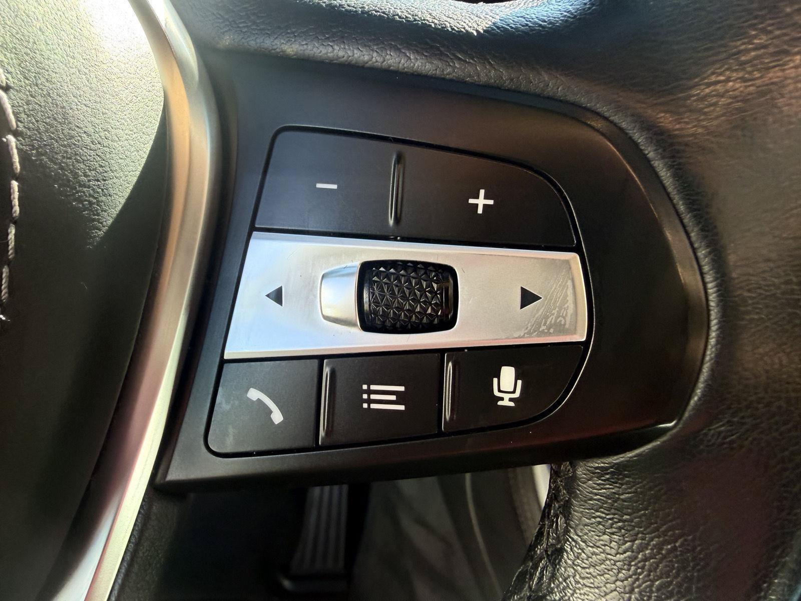 Used 2025 BMW X5 xDrive50e AWD/4WD image 11