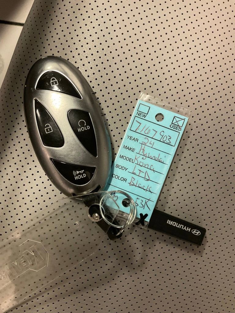 Used 2024 Hyundai Kona Limited image 29