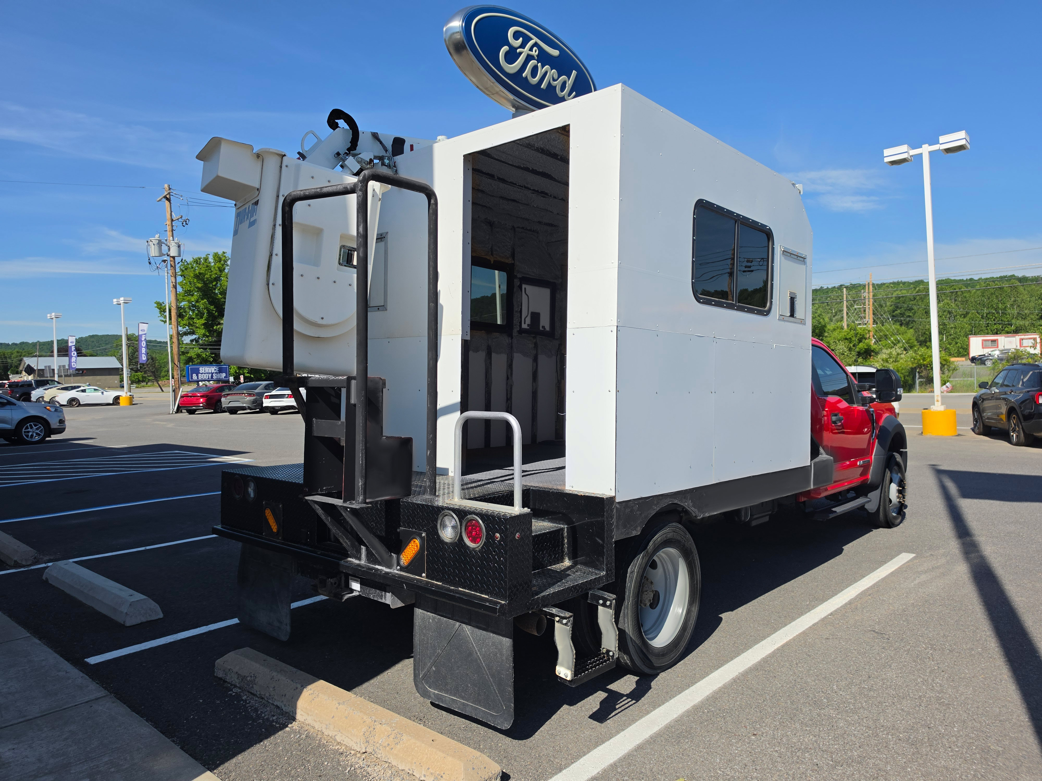 Used 2022 Ford F550 4x4 Regular Cab Super Duty image 3