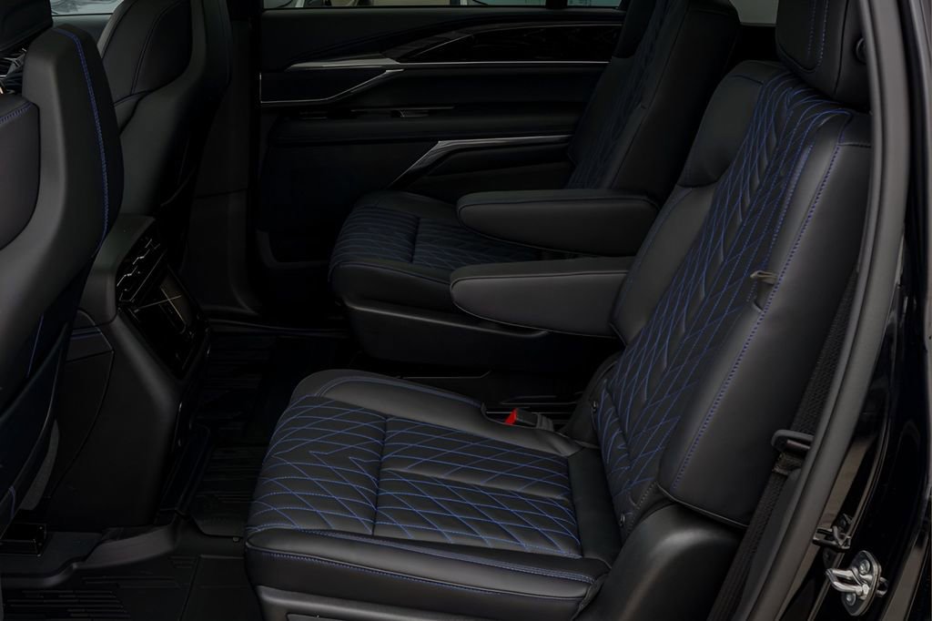 New 2026 Cadillac Escalade IQ Luxury 1 image 15