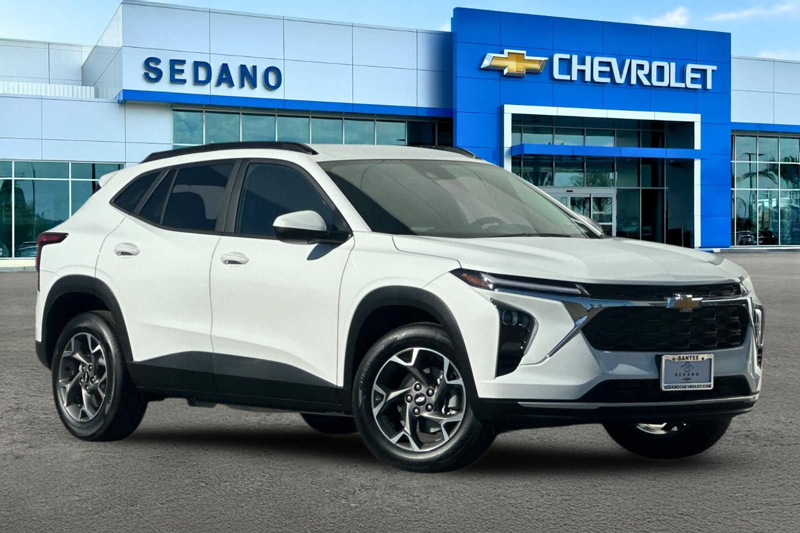 New 2026 Chevrolet Trax LT FWD image 2