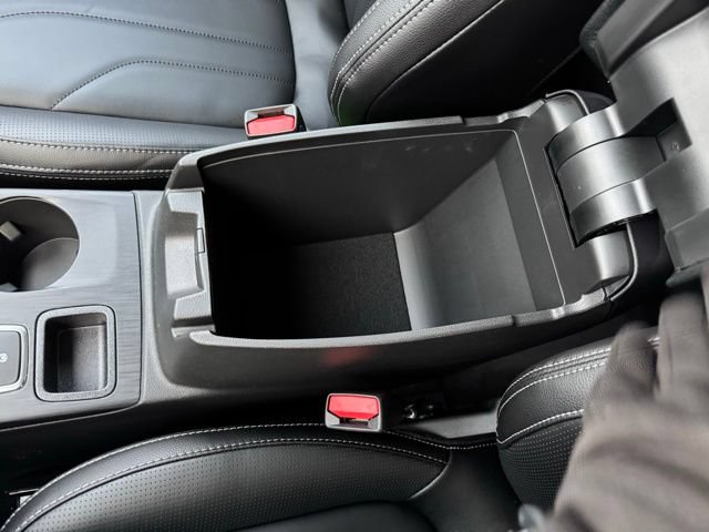 New 2026 Ford Escape SE w/ PHEV Premium Package FWD image 17