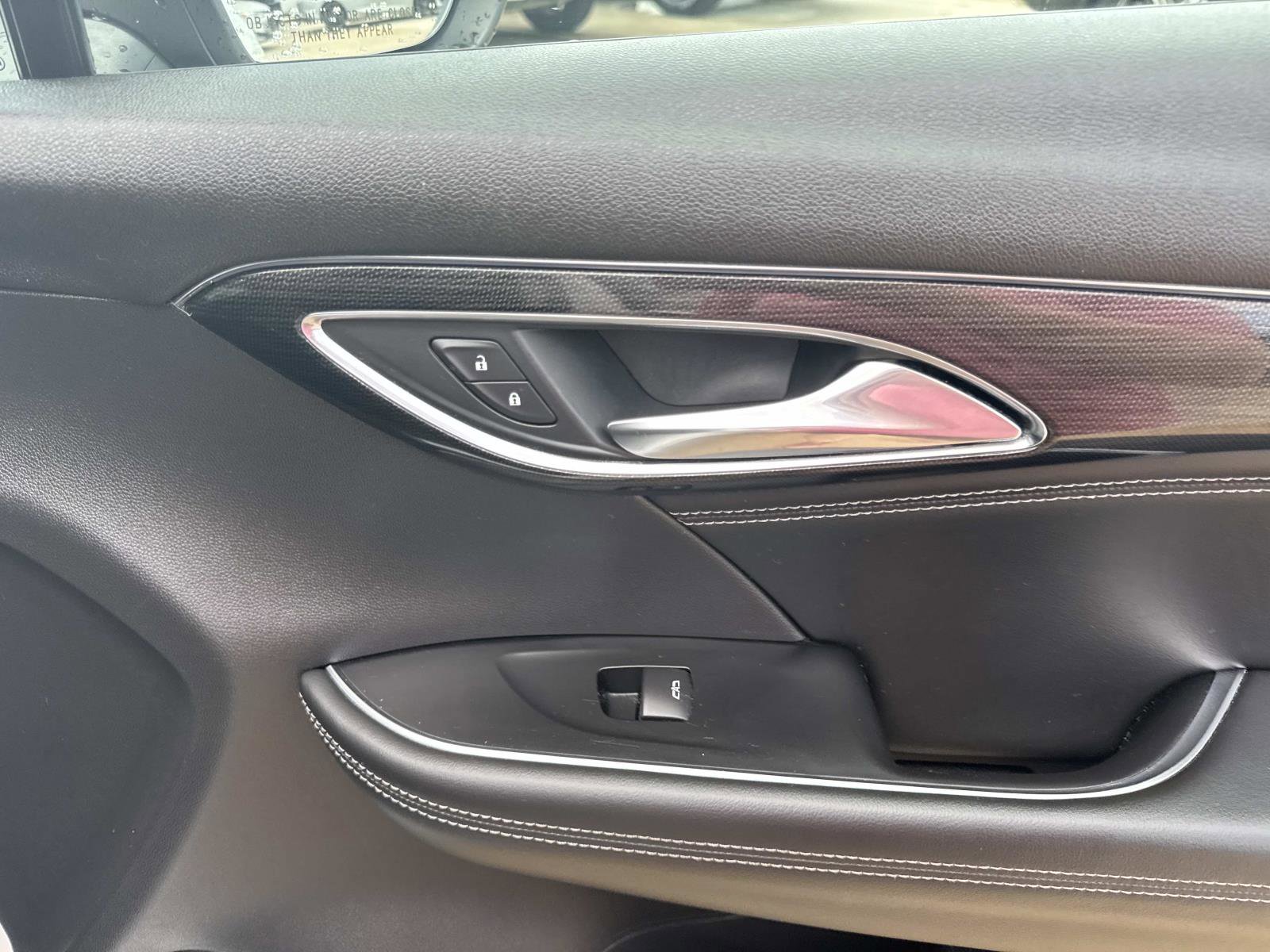 Used 2022 Buick Envision Essence w/ Sport Touring Package image 14