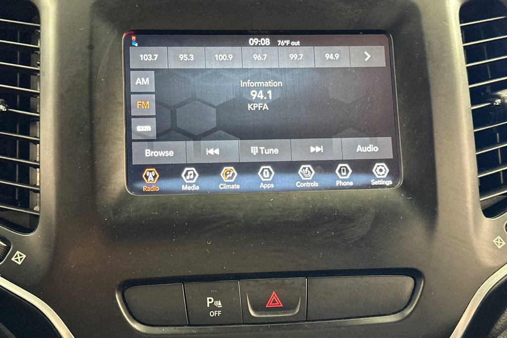 Used 2019 Jeep Cherokee Latitude Plus w/ Cold Weather Group image 21