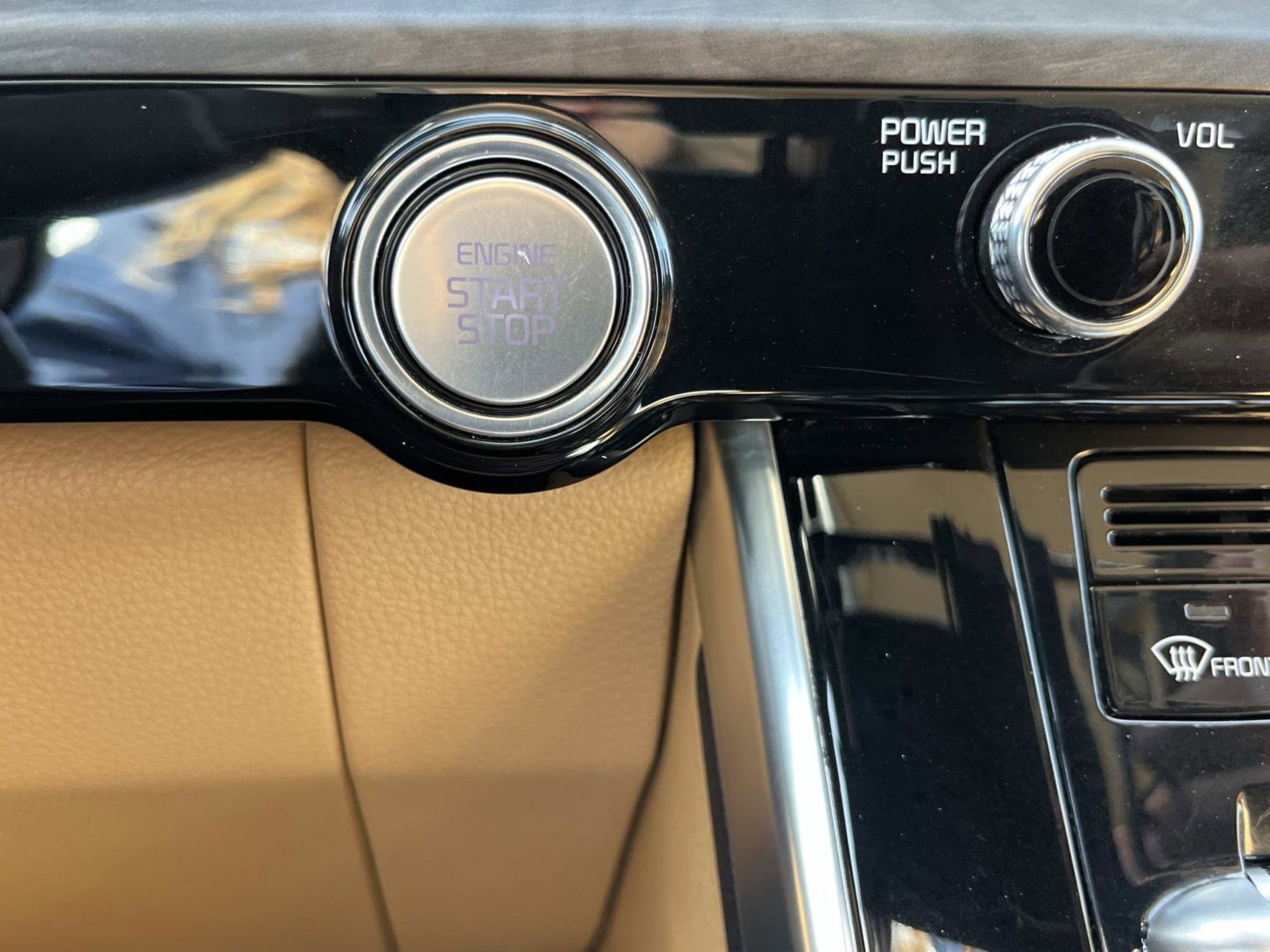 Certified 2024 Kia Carnival EX image 30