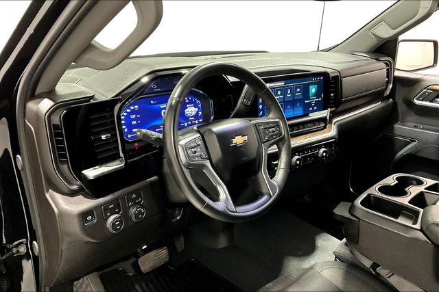 Used 2025 Chevrolet Silverado 1500 LT w/ Work Truck Package AWD/4WD image 18