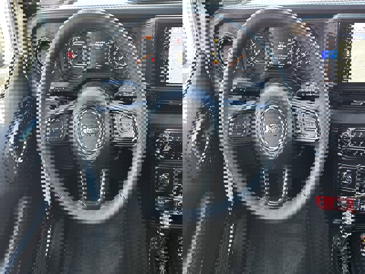 Used 2025 Jeep Wrangler Unlimited Rubicon image 12