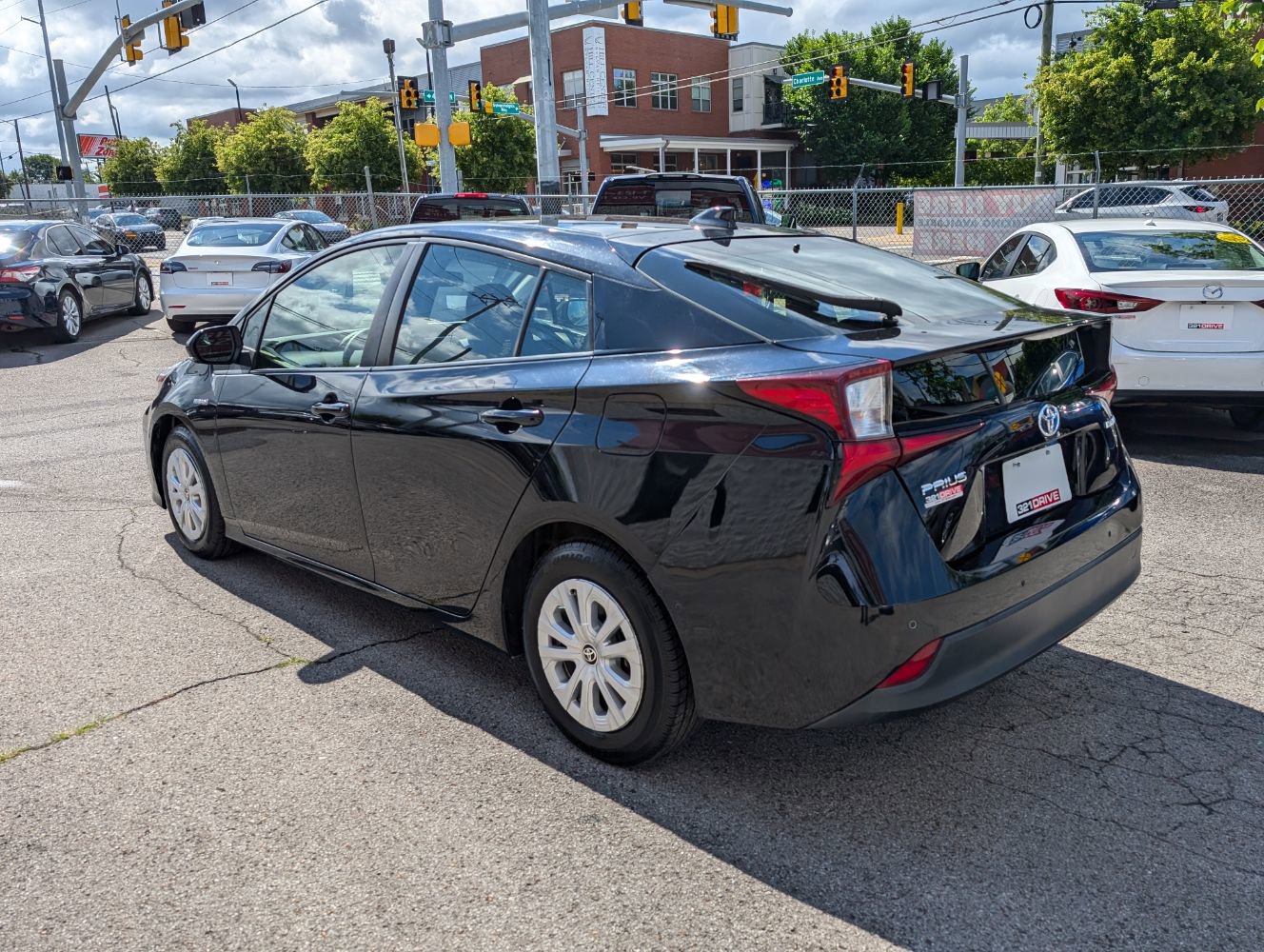 Used 2021 Toyota Prius LE FWD image 8