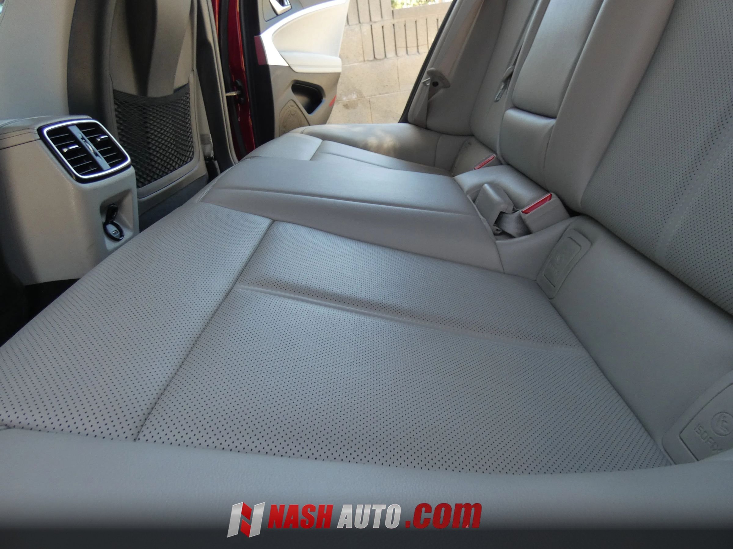 Used 2022 Genesis G70 2.0T RWD image 43