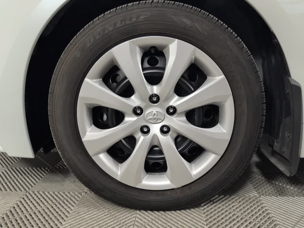 Used 2026 Toyota Corolla LE FWD image 15