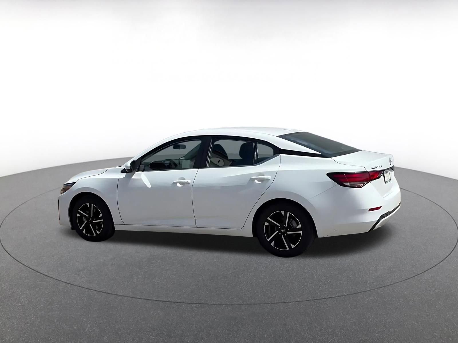 Used 2025 Nissan Sentra SV FWD image 10