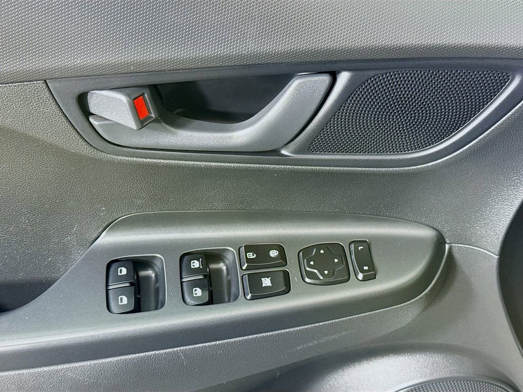 Used 2018 Hyundai Kona SEL image 22