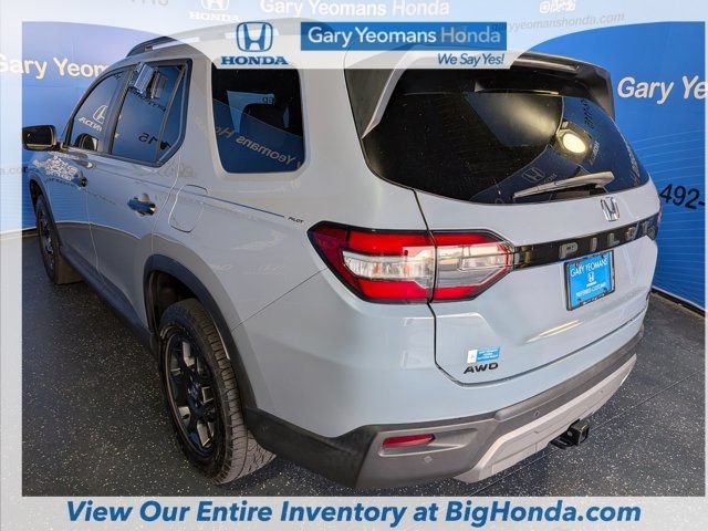 Certified 2025 Honda Pilot TrailSport image 9
