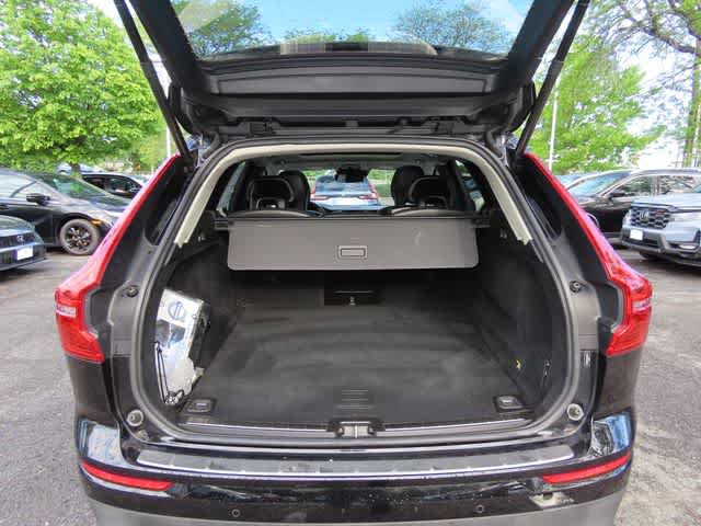 Used 2019 Volvo XC60 T5 Momentum w/ Multimedia Package AWD/4WD image 10