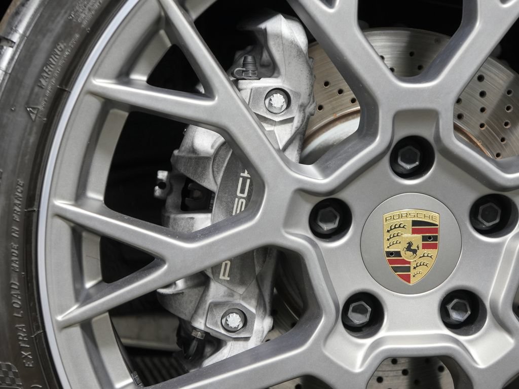 Certified 2024 Porsche 911 Carrera 4 AWD/4WD image 19