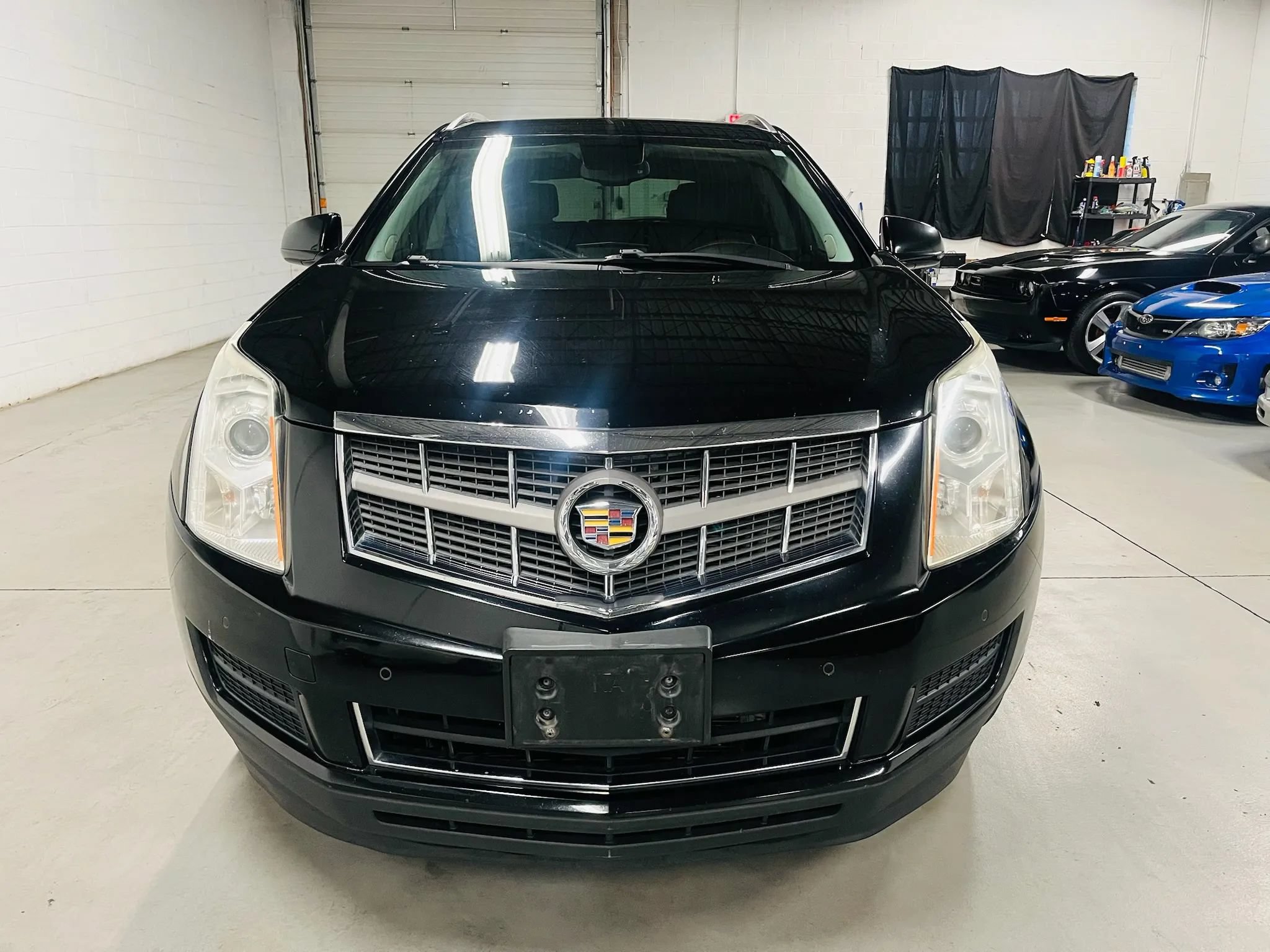 Used 2012 Cadillac SRX Luxury FWD image 3