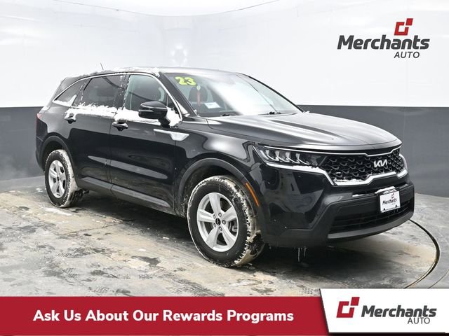 Used 2023 Kia Sorento LX image 1