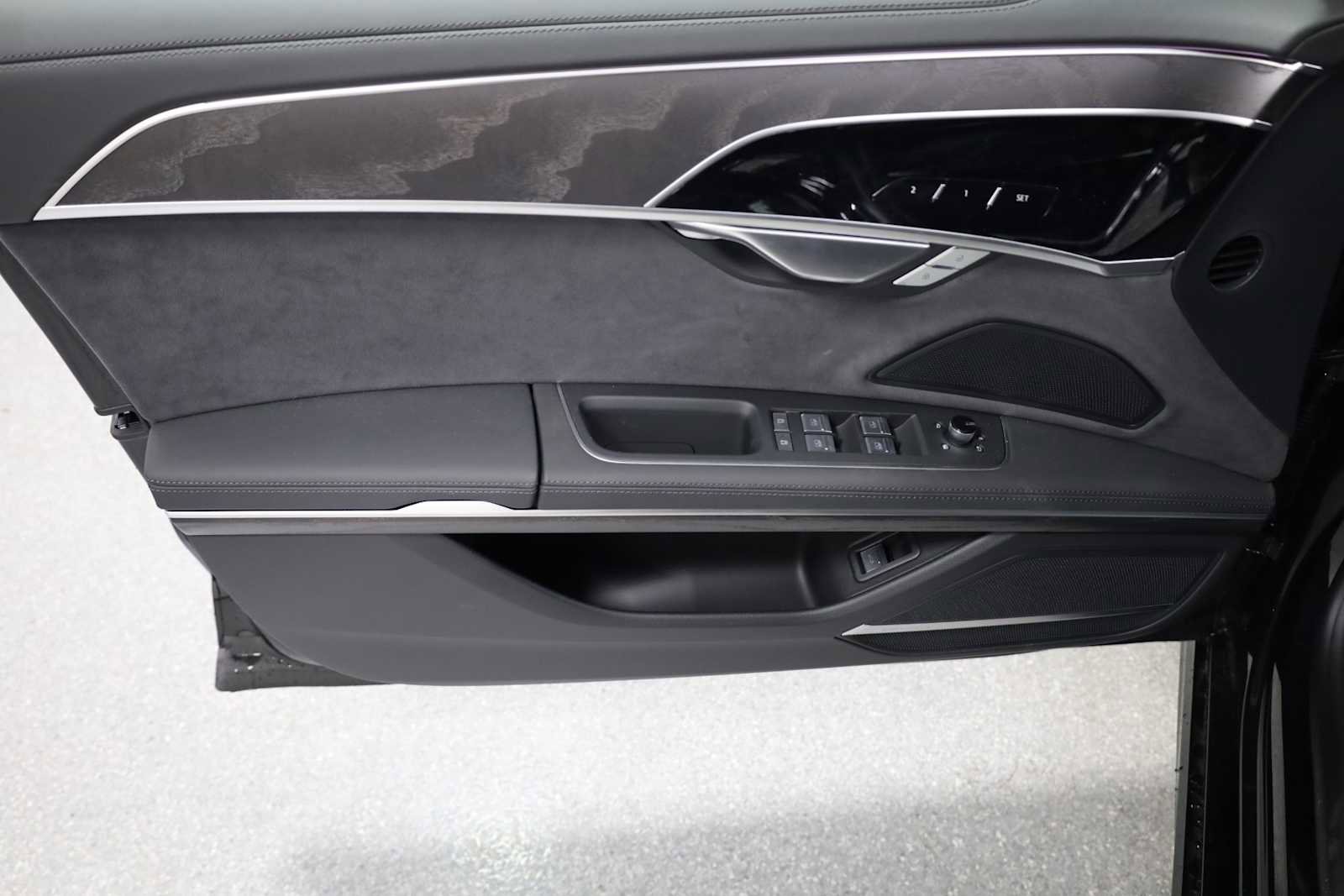 New 2025 Audi A8 L 3.0T image 16