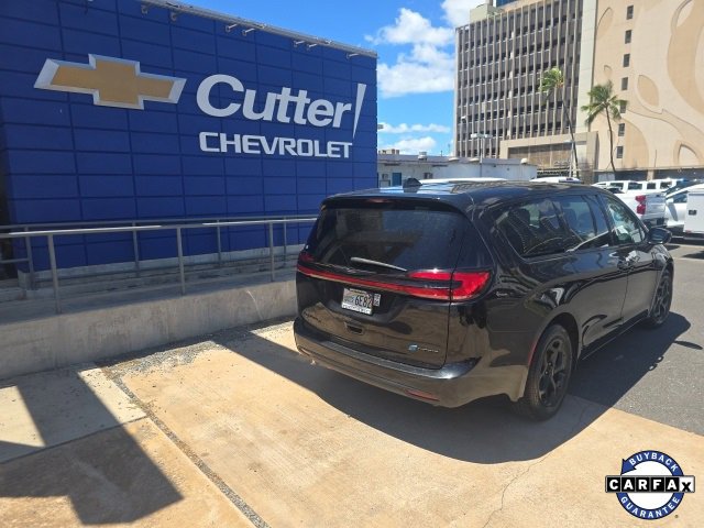 Used 2022 Chrysler Pacifica Touring-L w/ S Appearance Package image 3