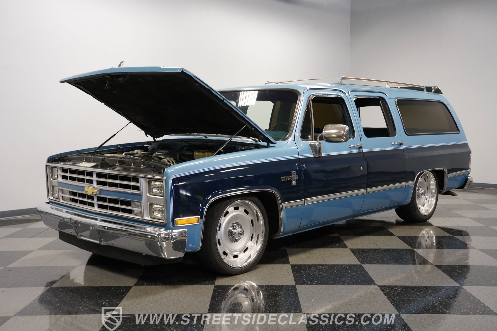 Used 1986 Chevrolet Suburban 2WD image 31