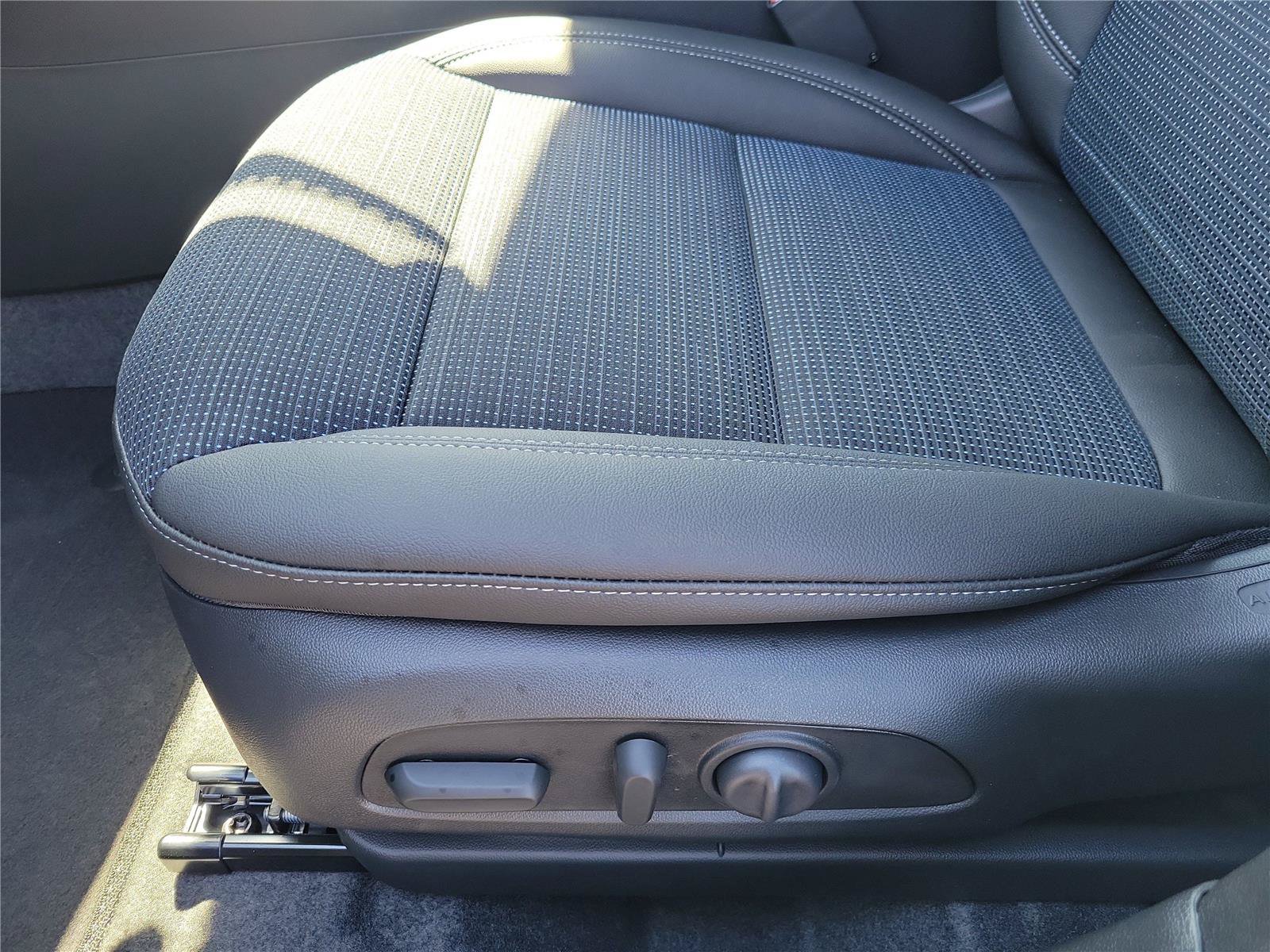 New 2026 Buick Envista Sport Touring w/ Convenience I Package FWD image 17