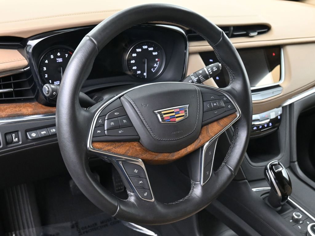 Used 2021 Cadillac XT5 Premium Luxury w/ Platinum Package FWD image 10