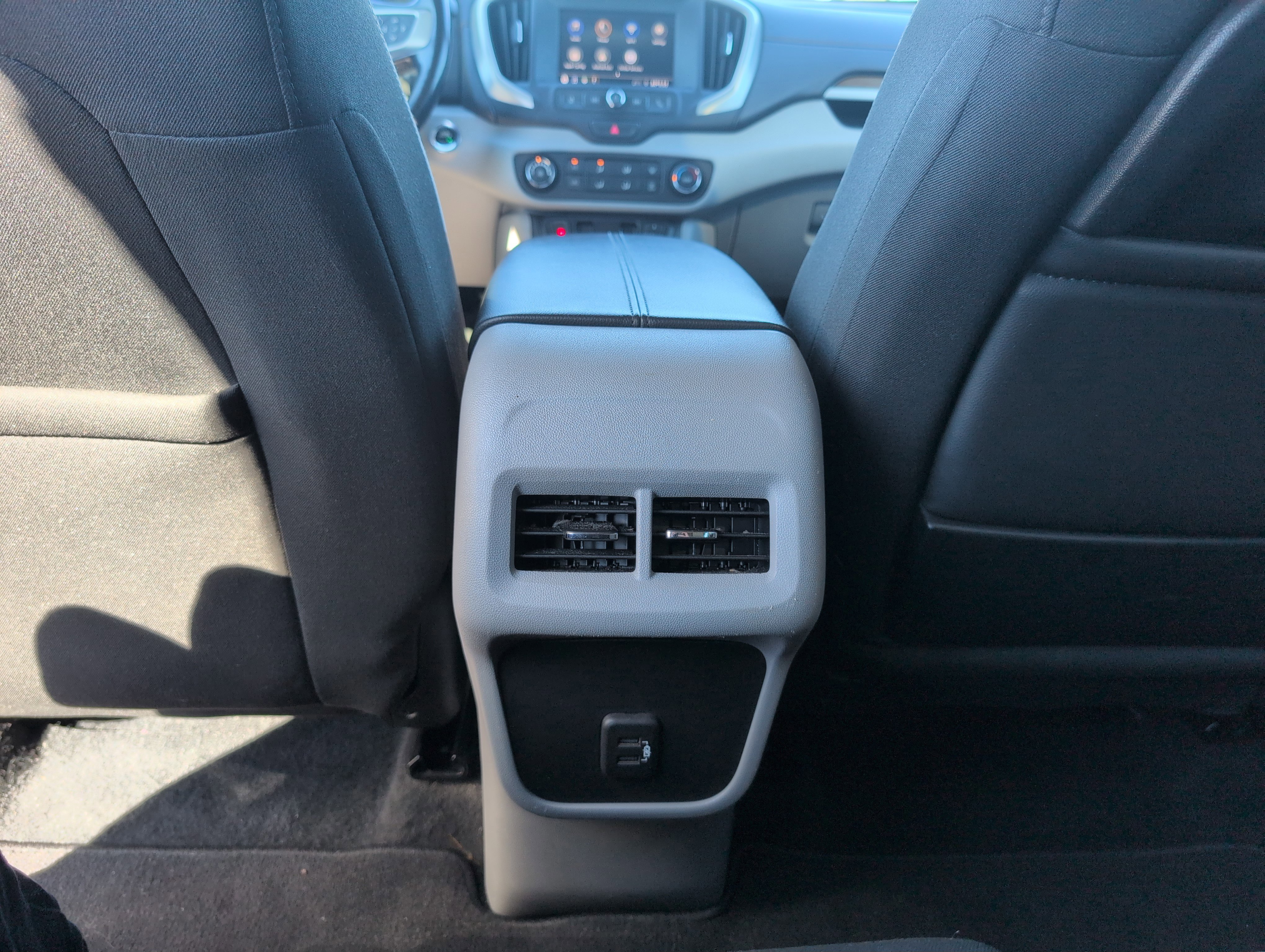Used 2020 GMC Terrain SLE image 30