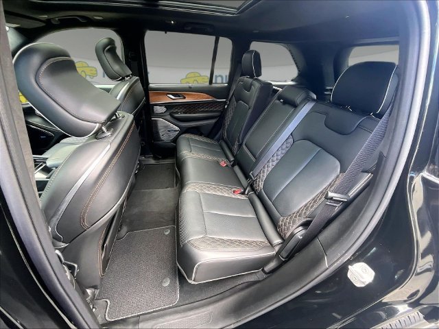 Used 2026 Jeep Grand Cherokee Summit w/ Obsidian Package AWD/4WD image 22
