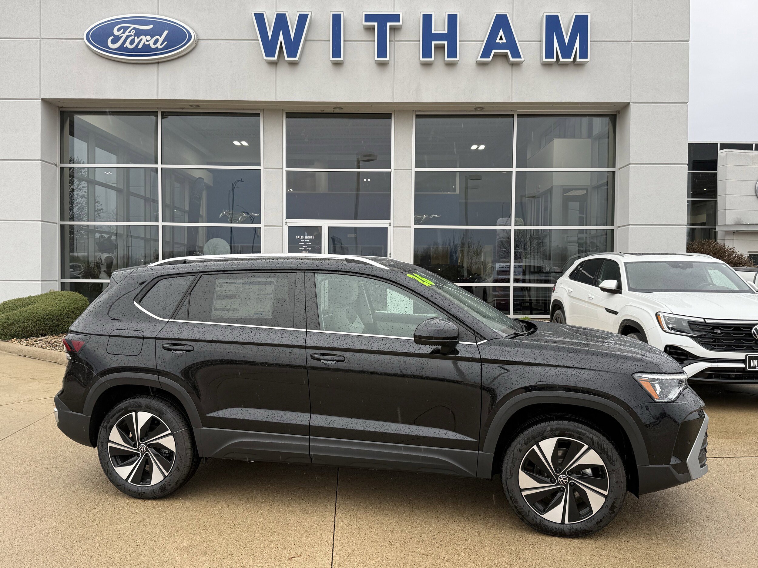 New 2026 Volkswagen Taos SE AWD/4WD image 3