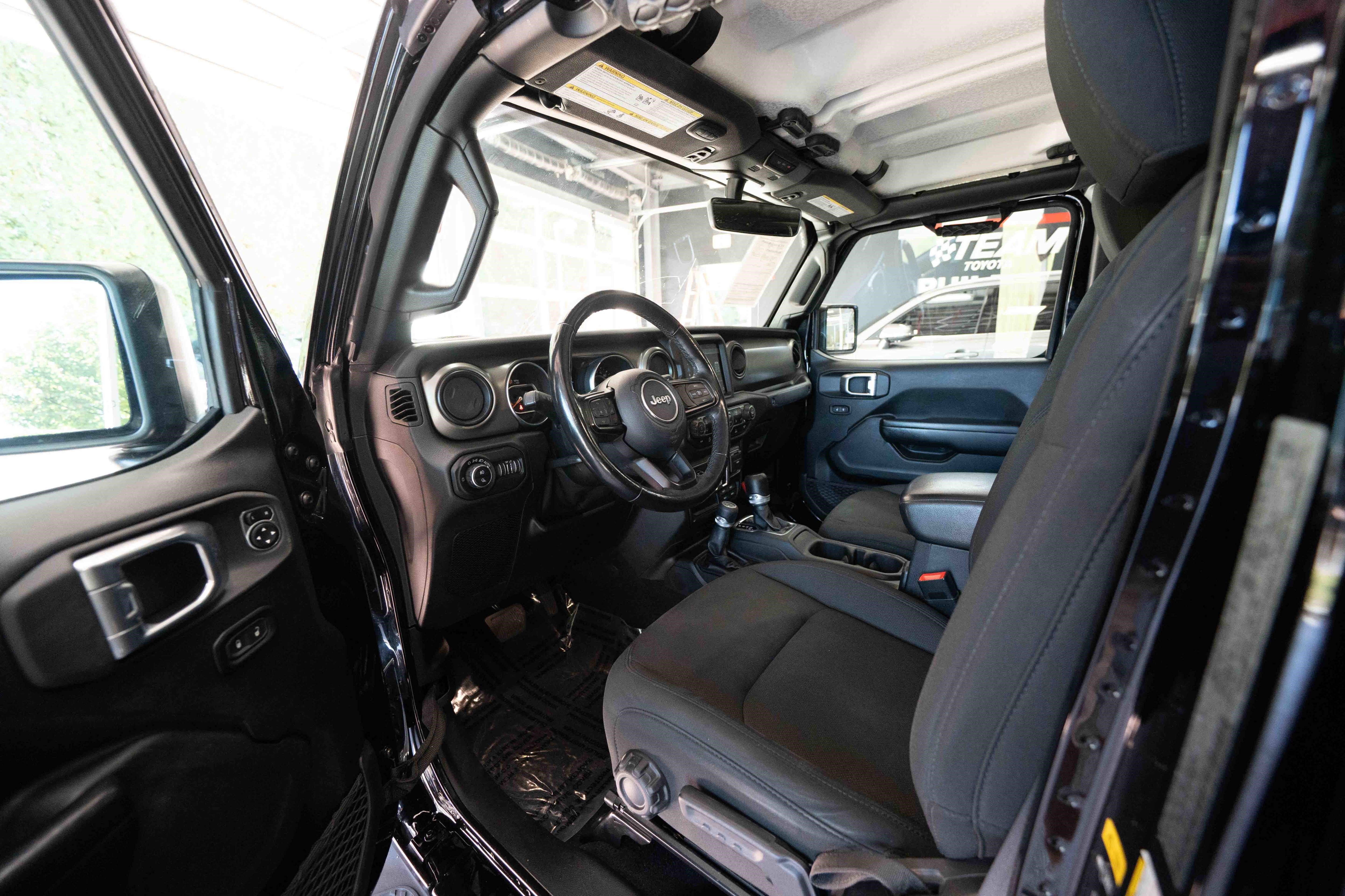 Used 2021 Jeep Gladiator Sport AWD/4WD image 8