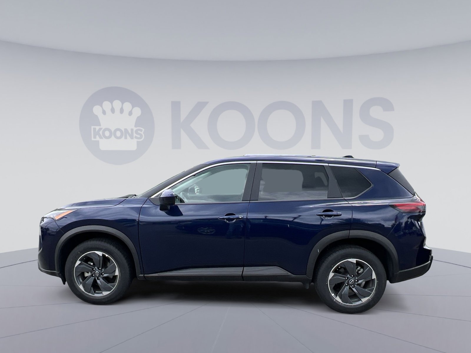 Used 2025 Nissan Rogue SV FWD image 2