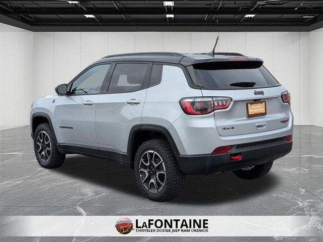 Certified 2025 Jeep Compass Trailhawk AWD/4WD image 3
