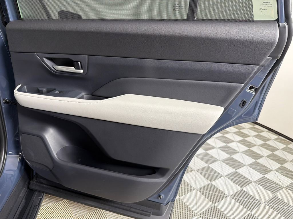 Used 2026 Toyota Grand Highlander Platinum image 18