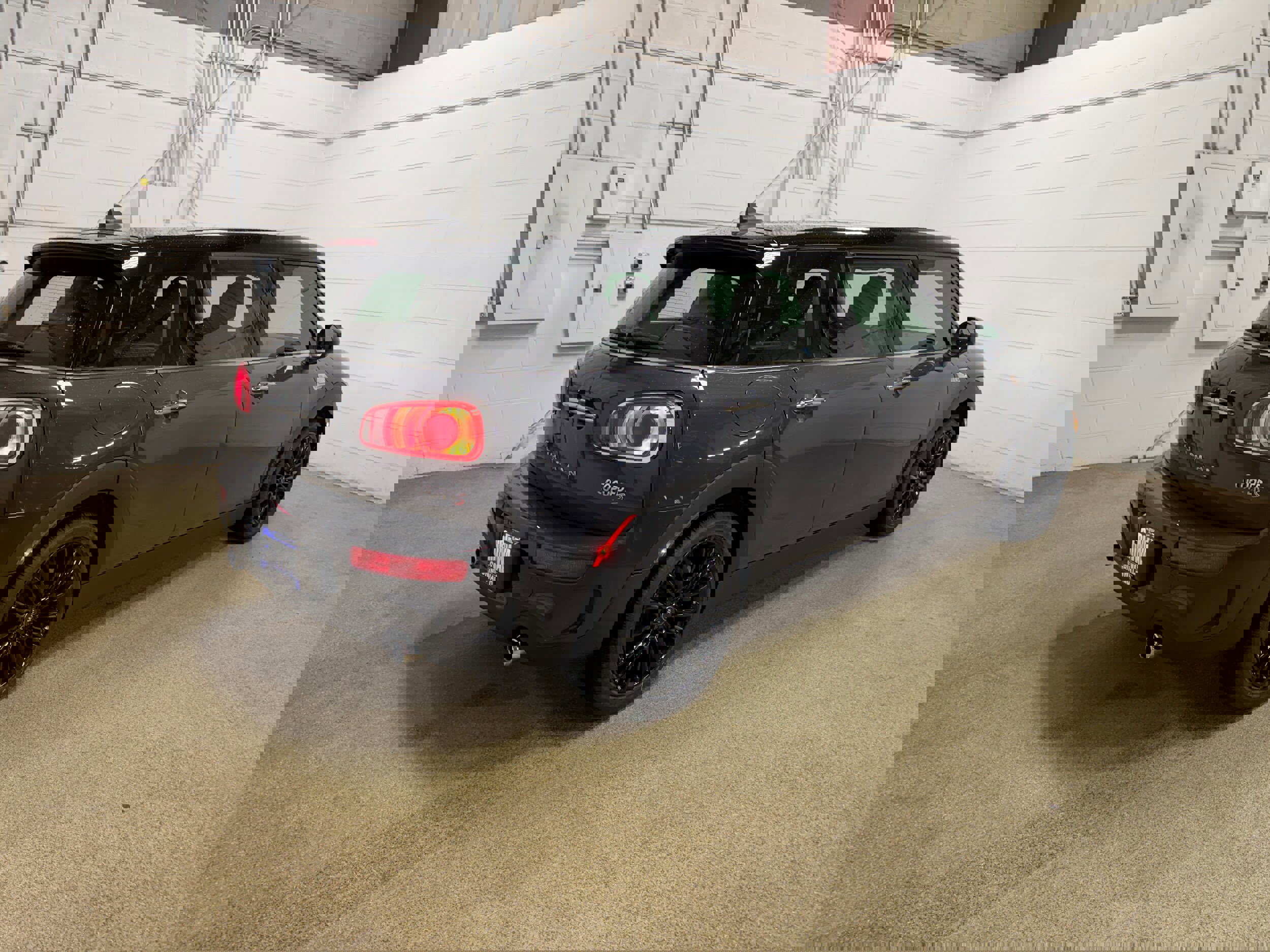 Used 2019 MINI Cooper Clubman S w/ Premium Package image 8