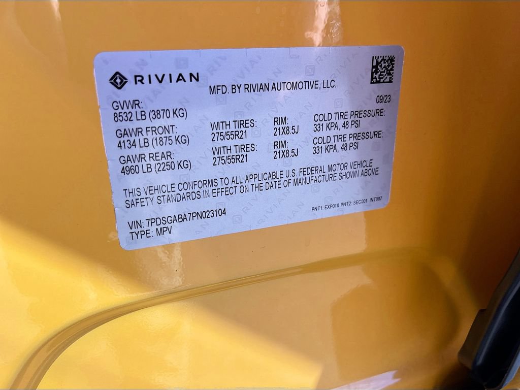 Used 2023 Rivian R1S Adventure AWD/4WD image 32