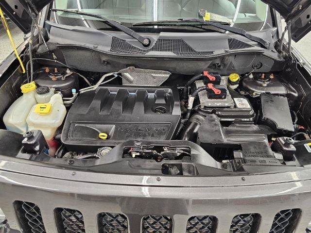 Used 2015 Jeep Patriot High Altitude AWD/4WD image 38