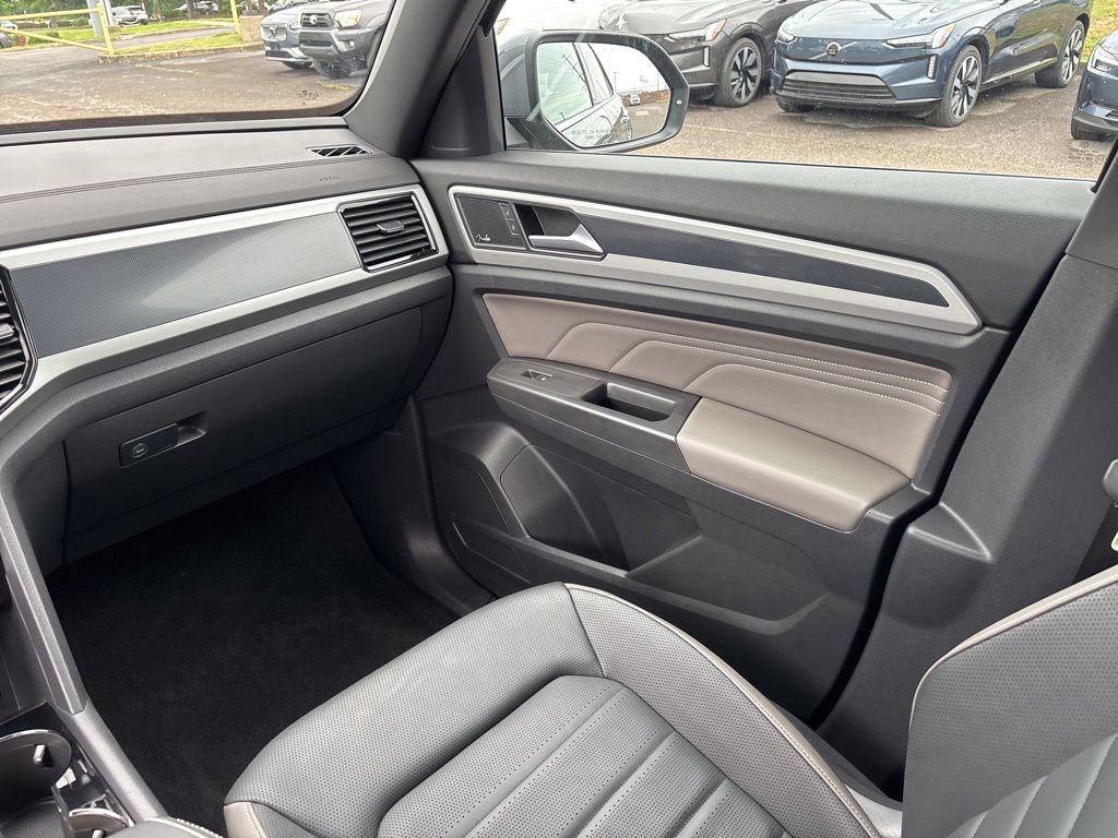 Used 2023 Volkswagen Atlas Cross Sport SEL Premium R-Line AWD/4WD image 26