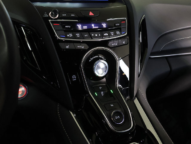 Used 2025 Acura RDX SH-AWD image 19