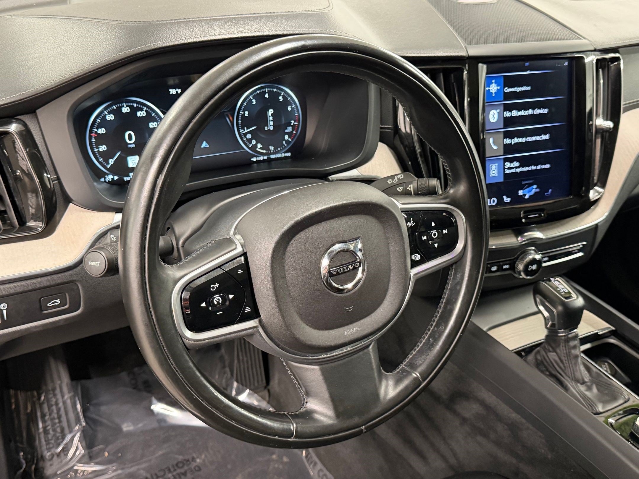 Used 2018 Volvo XC60 T6 Inscription w/ Convenience Package AWD/4WD image 4