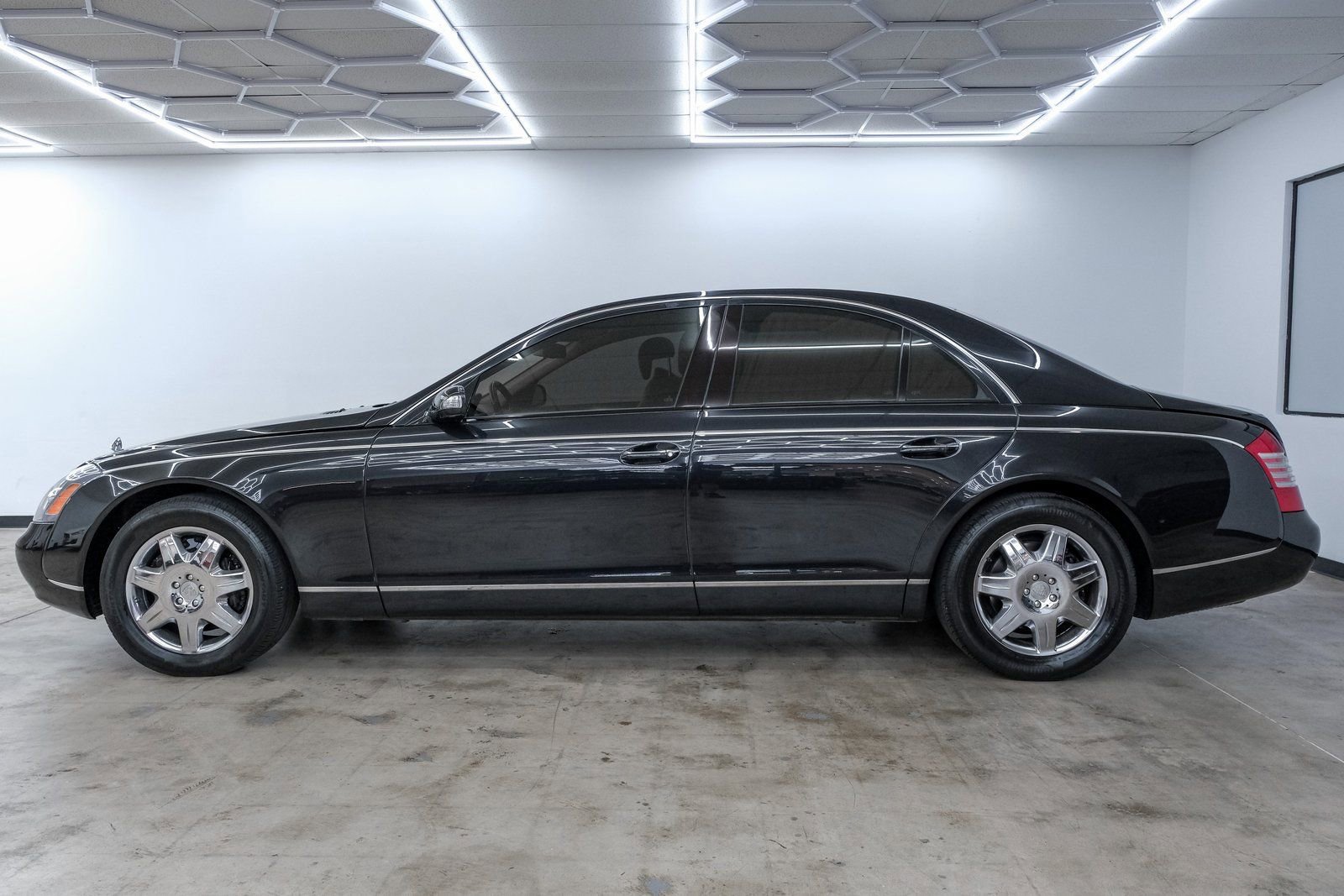 Used 2005 Maybach 57 image 8