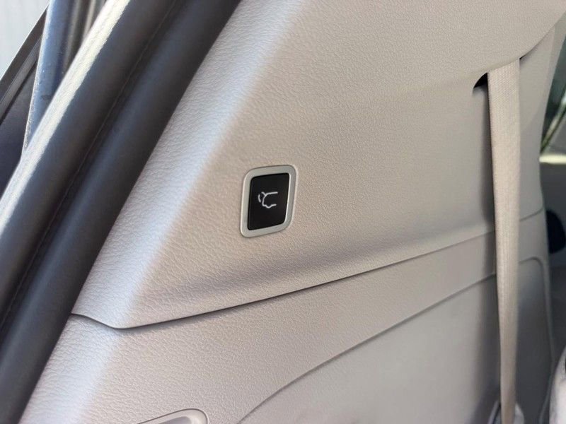 Used 2020 Chrysler Pacifica Limited FWD image 6
