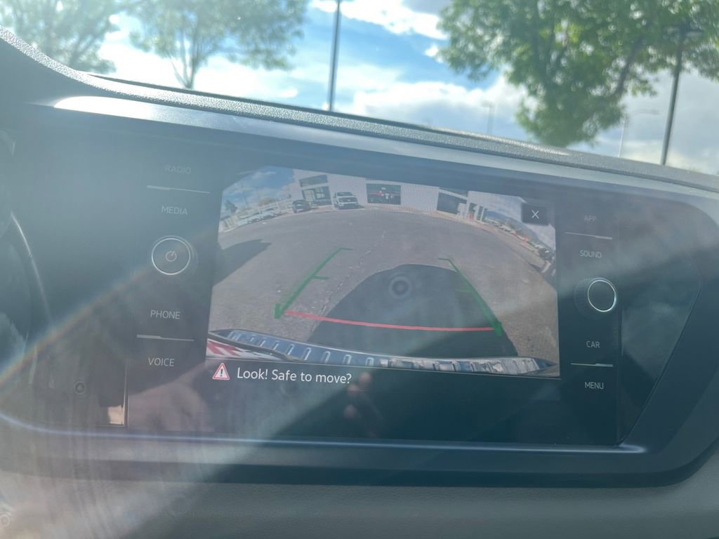 Used 2022 Volkswagen Taos SE image 26