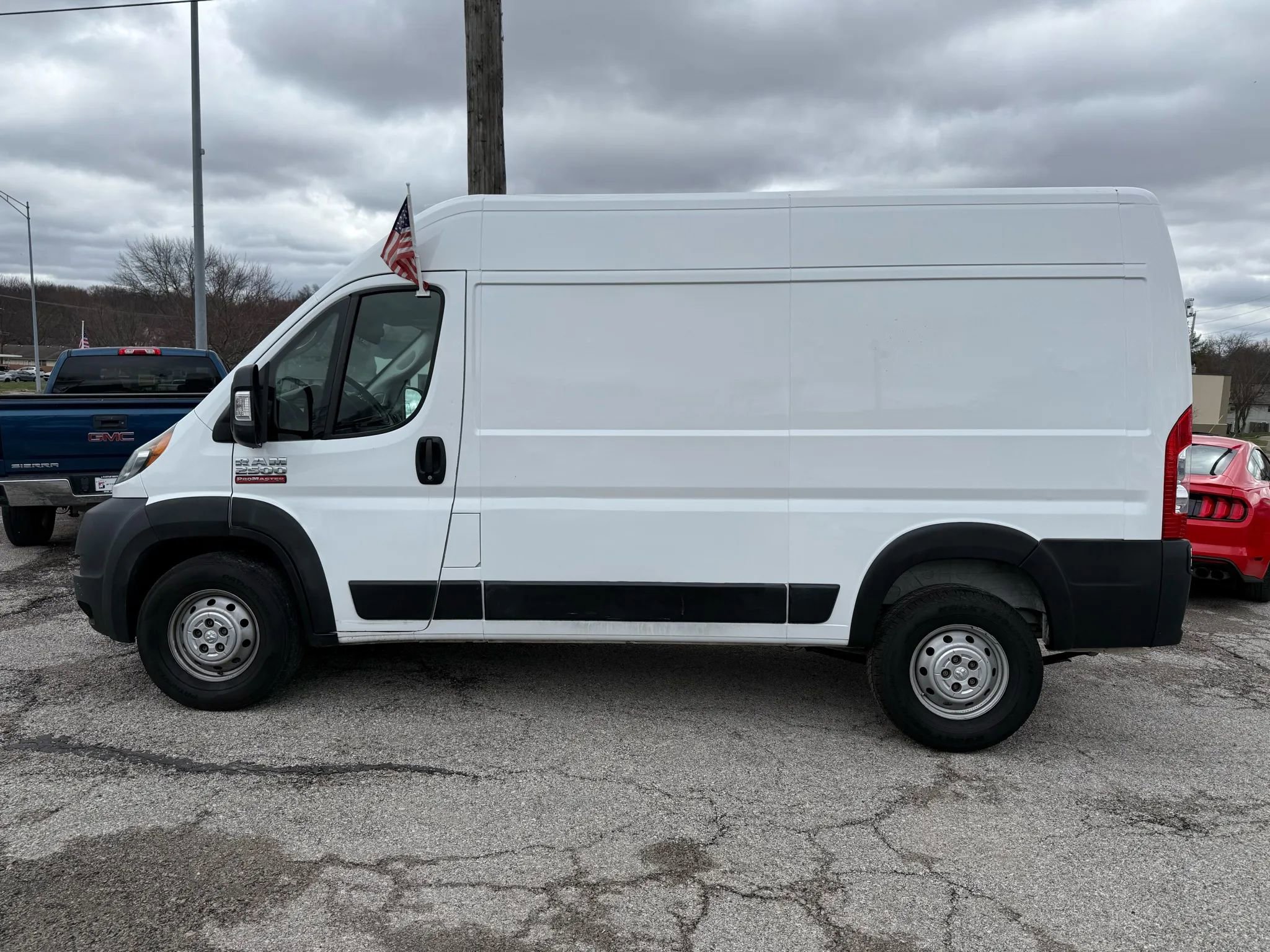 Used 2020 RAM ProMaster 2500 w/ Premium Appearance Group image 8