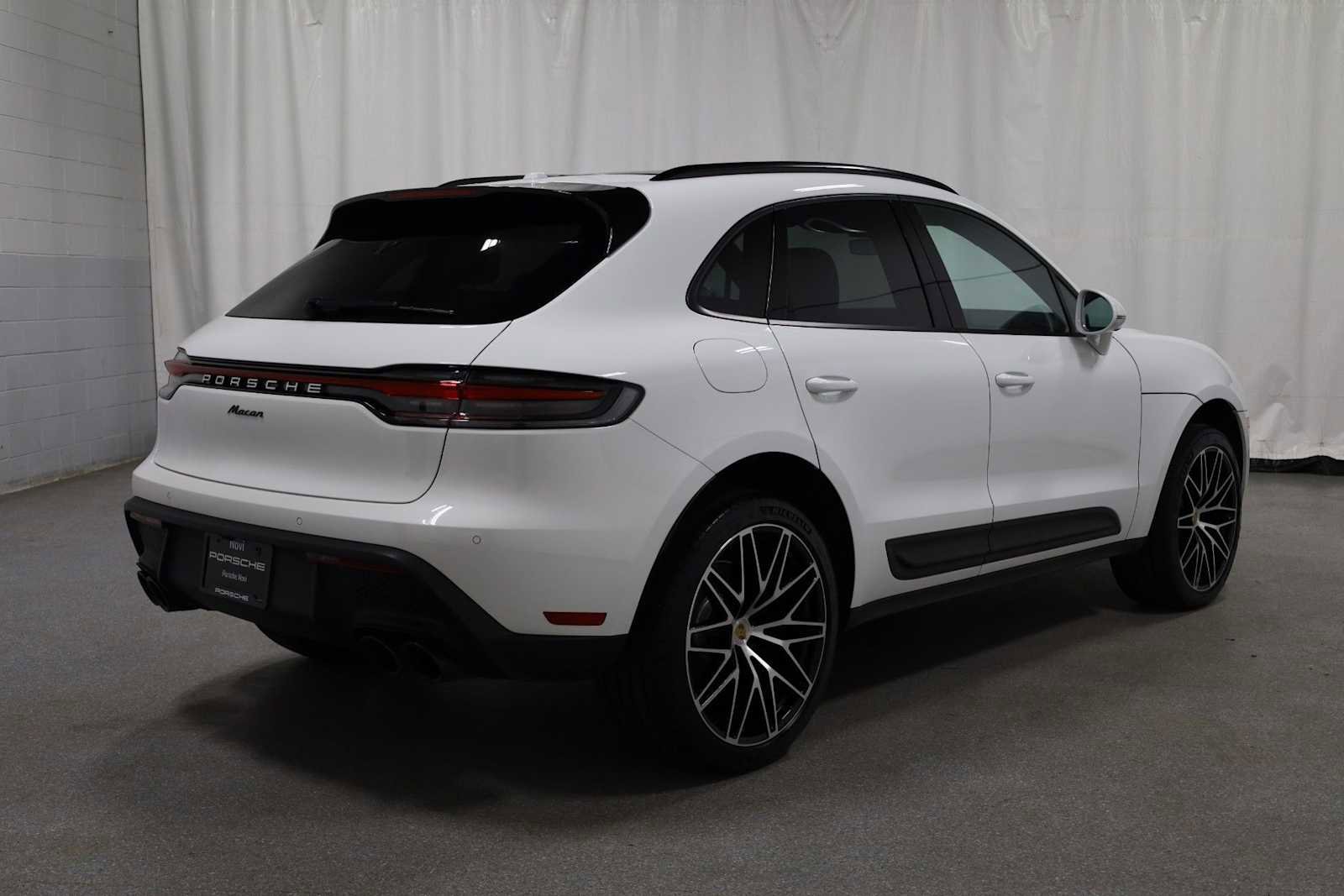Certified 2026 Porsche Macan image 8